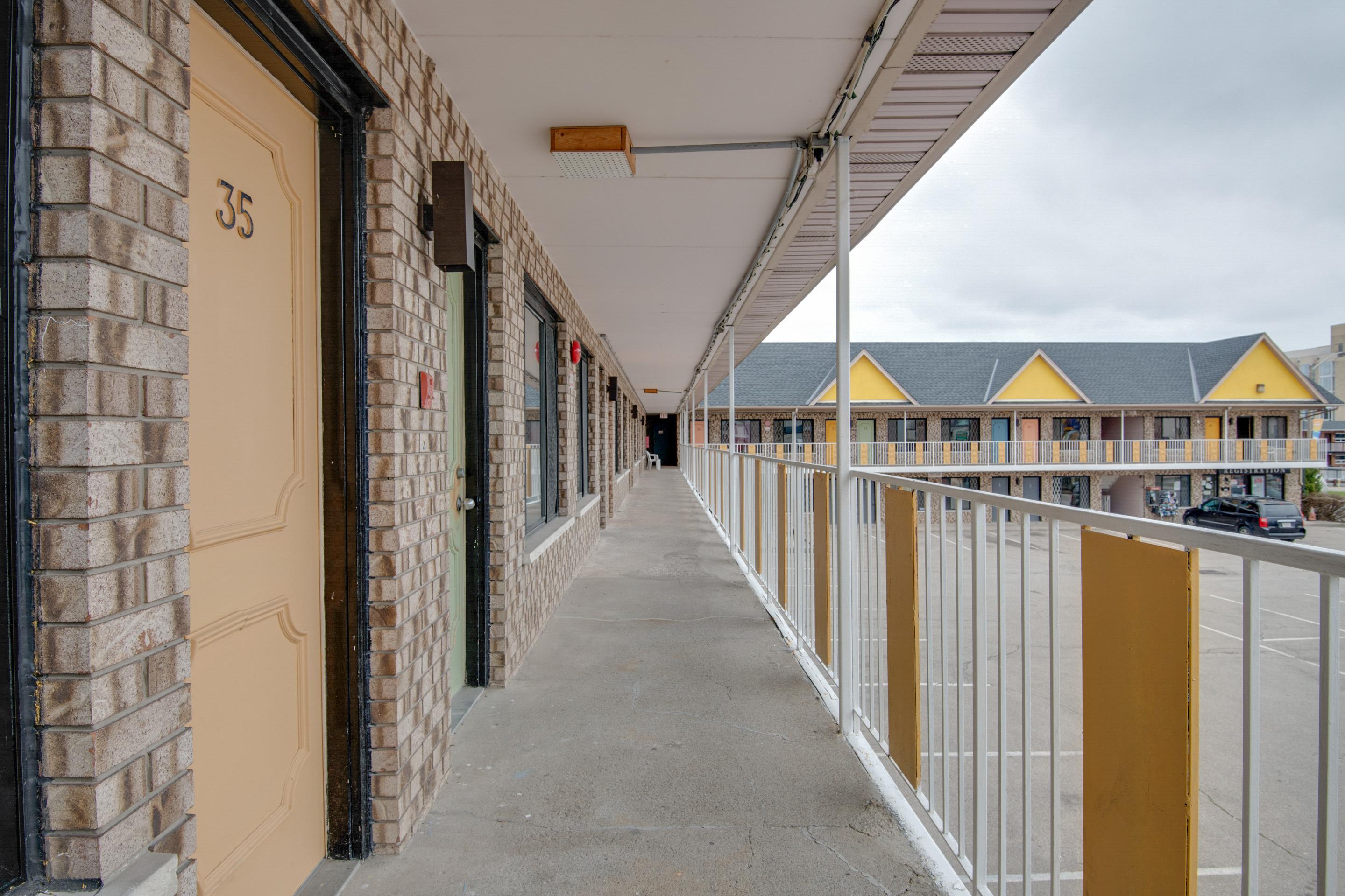 Falls Inn Near Casino Niagara By Oyo Exteriör bild